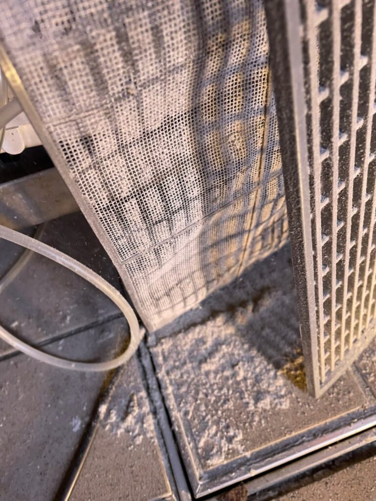 横浜　ホテル厨房　活魚水槽　メンテナンス9.jpg
