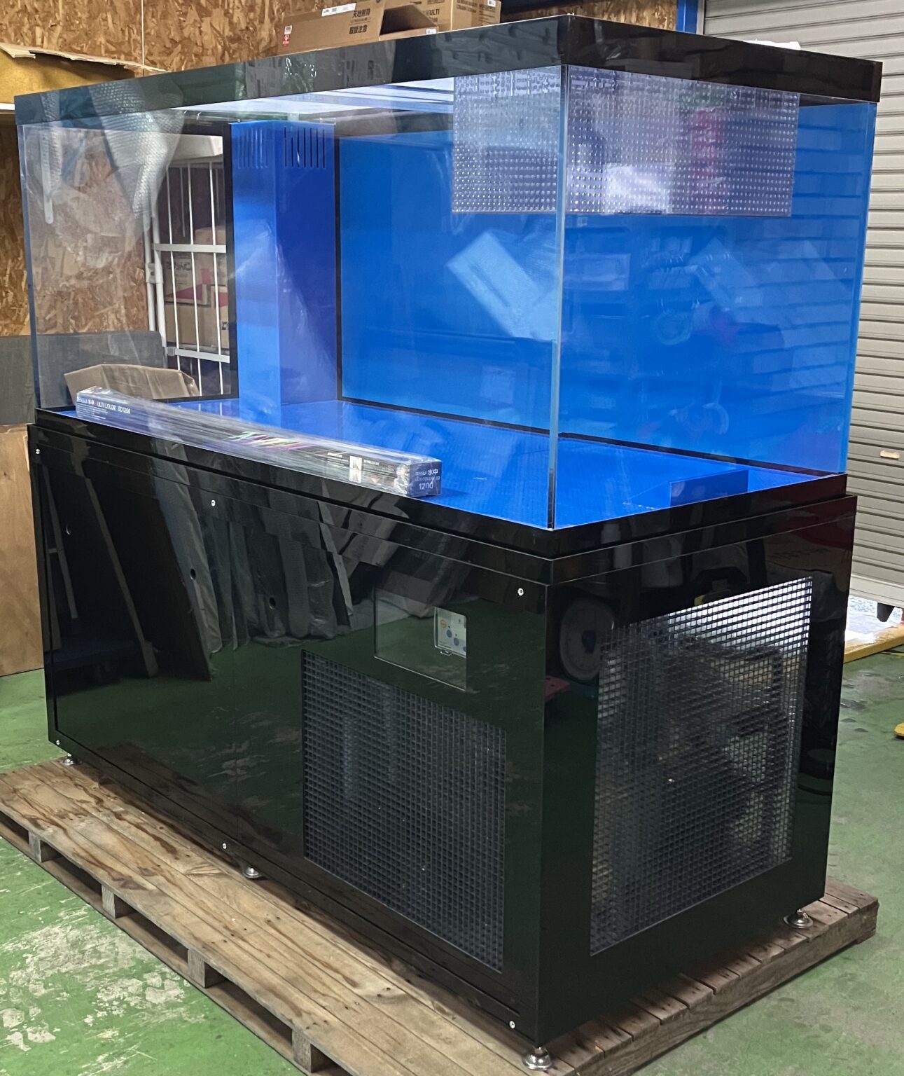 潮1800ZD 3面化粧 新規 活魚水槽2.jpg
