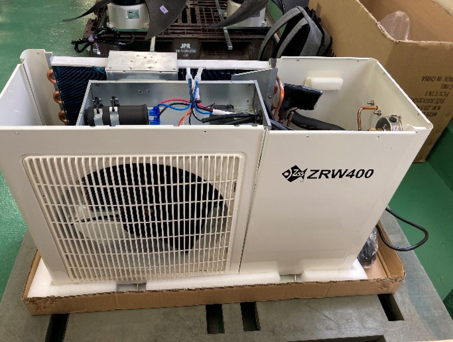 外板パネル（正面左右・天板）の塗装範囲