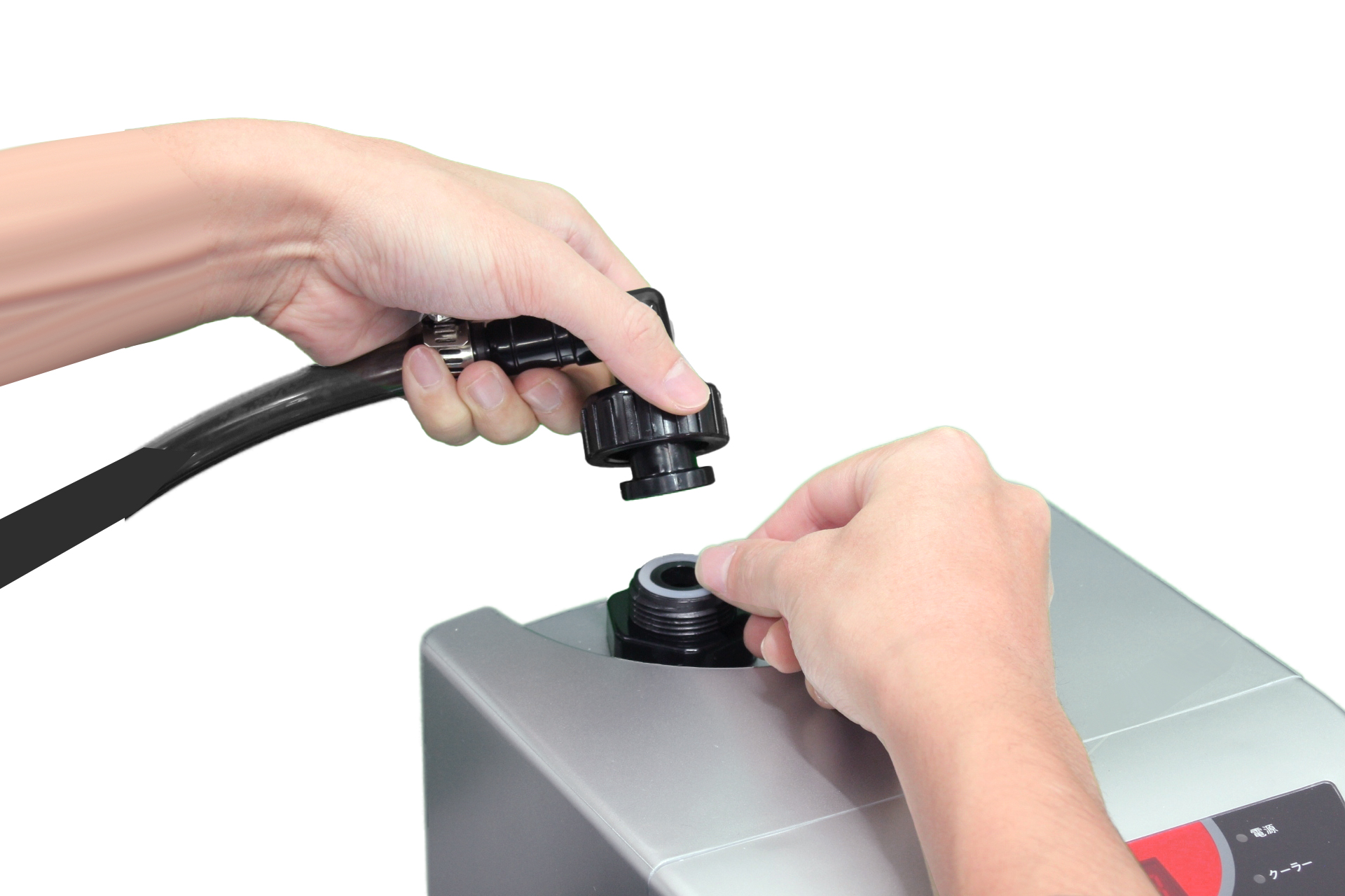 本体側の水入出口に Oリングをはめ、ユニオンを接続します